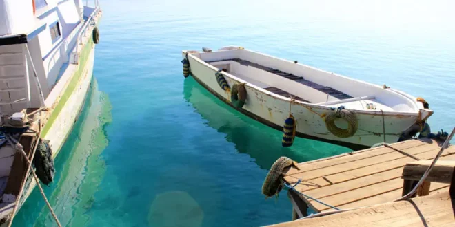 Boot im glasklaren roten meer Orange-Bay-Hurghada-Ägypten
